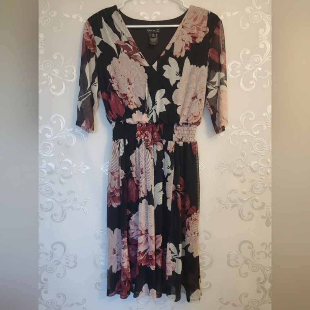 Kate & Lily Black With Floral Print V-Neck Midi Dress Size 8P